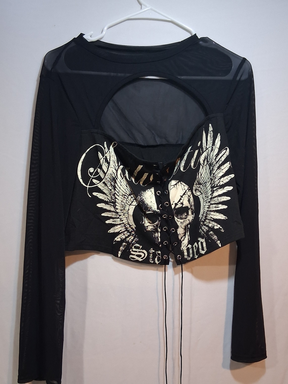ROMWE Black Lace-Up Skull Wing Graphic Long-Sleeve Crop Top